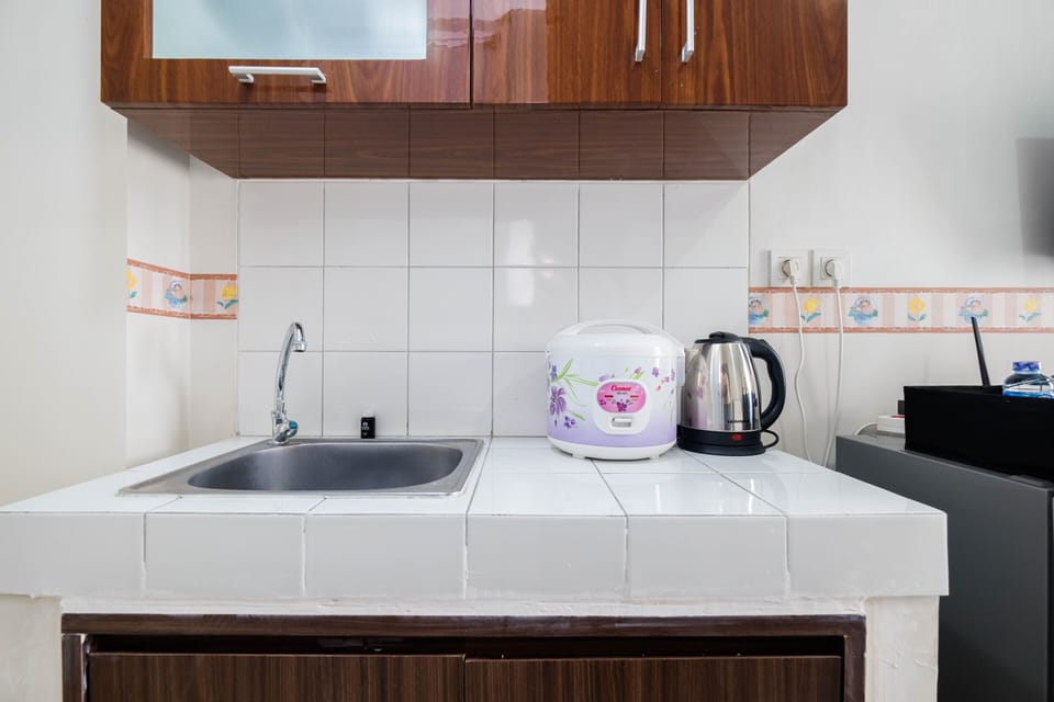 Room | Private kitchen | Fridge, stovetop, dishwasher, cookware/dishes/utensils