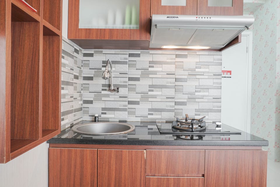 Room | Private kitchen | Fridge, stovetop, cookware/dishes/utensils