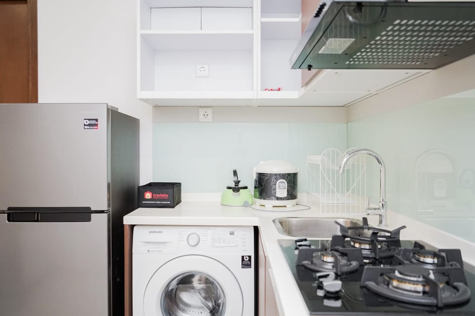 Room | Private kitchen | Fridge, stovetop, cookware/dishes/utensils