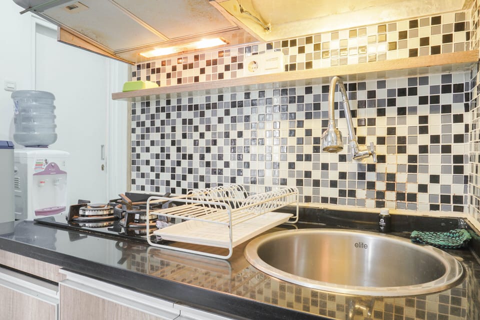 Room | Private kitchen | Fridge, stovetop, cookware/dishes/utensils