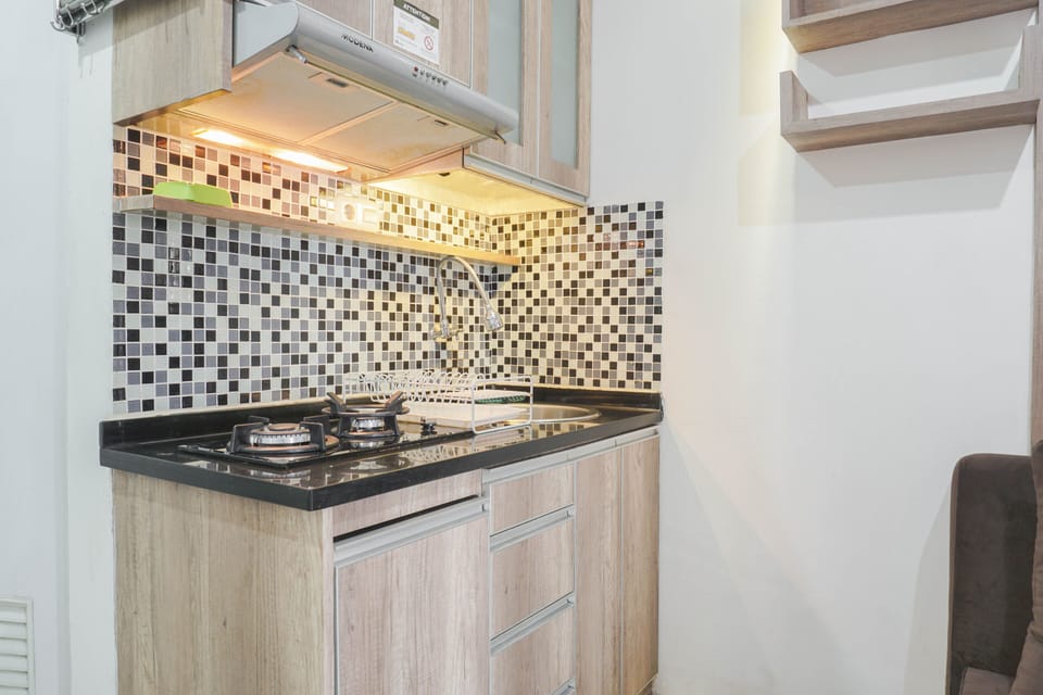 Room | Private kitchen | Fridge, stovetop, cookware/dishes/utensils