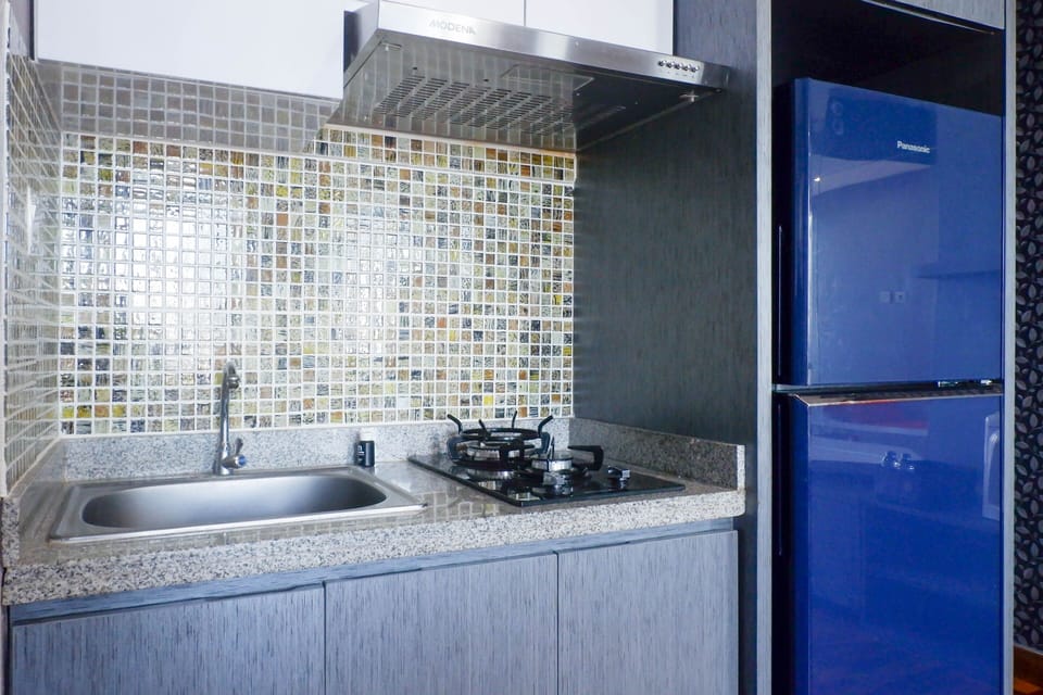 Room | Private kitchen | Fridge, stovetop, cookware/dishes/utensils