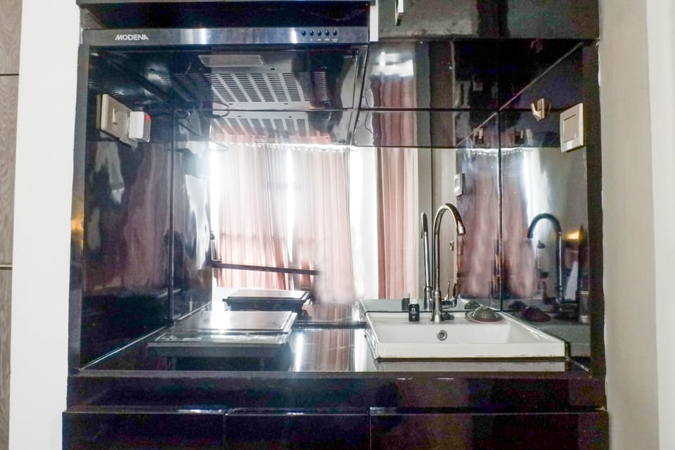 Room | Private kitchen | Fridge, stovetop, cookware/dishes/utensils