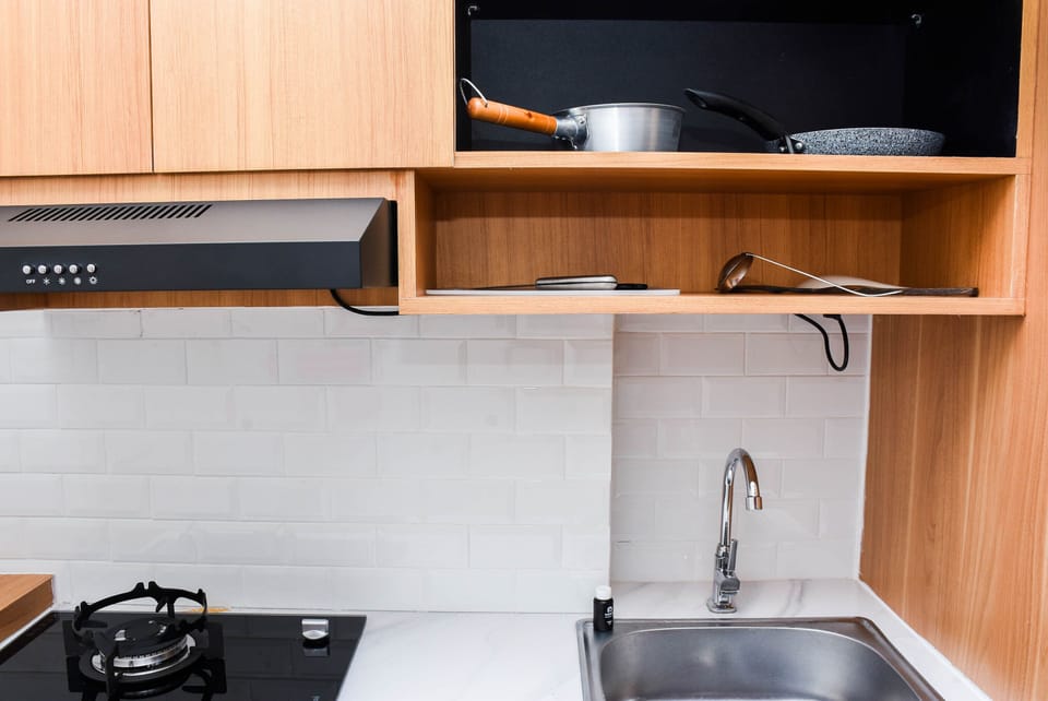 Room | Private kitchen | Fridge, stovetop, cookware/dishes/utensils