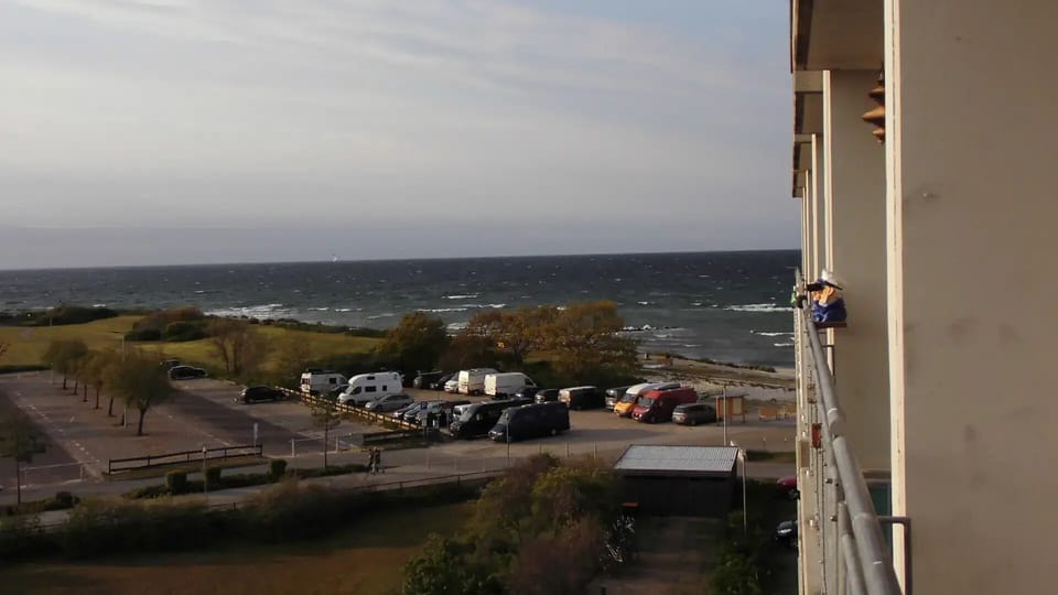 View from the balcony of the sea and beach – ideal for guests who like to relax and listen to the sound of the waves.