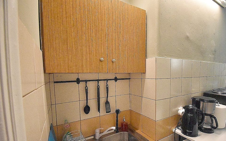 Double Room | Private kitchen | Full-size fridge, oven, stovetop, electric kettle