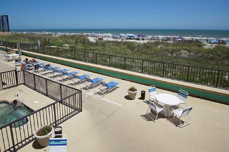 There's plenty of room for everyone on the spacious pool deck.