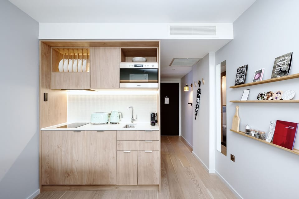 Studio Apartment, Sleeps 3 | Blackout drapes, iron/ironing board, free WiFi, bed sheets
