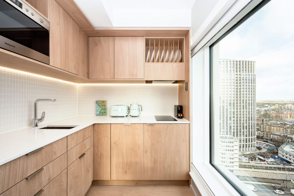 1 Bedroom Apartment Superior | Blackout drapes, iron/ironing board, free WiFi, bed sheets