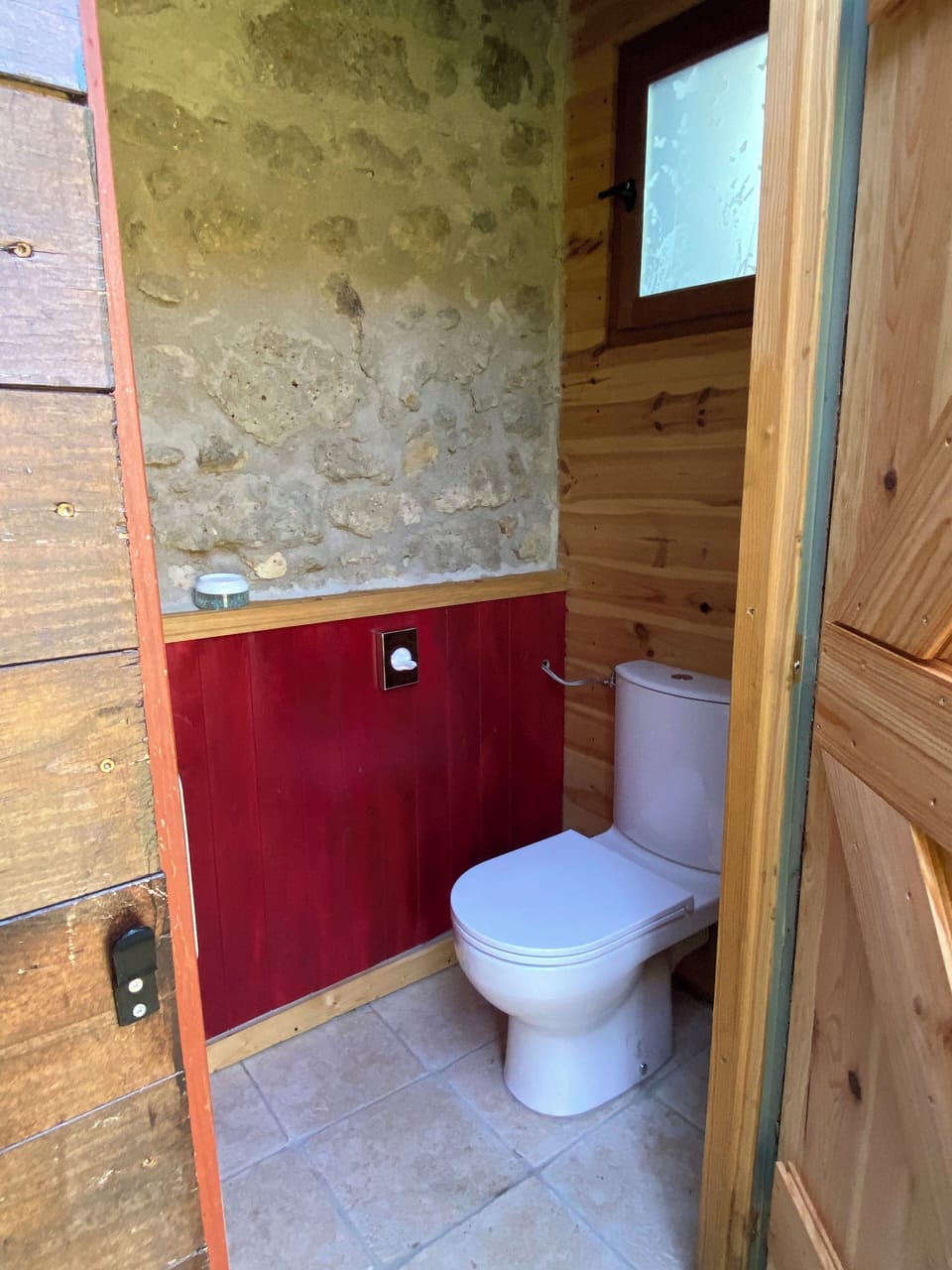 Flushing toilet