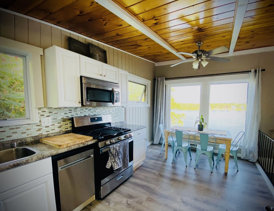 Spacious eat-in kitchen 