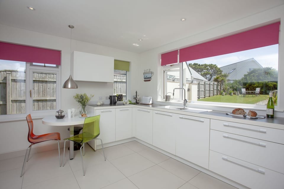 The kitchen and dining table - Little Close