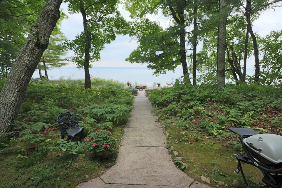 Sidewalk to the beach