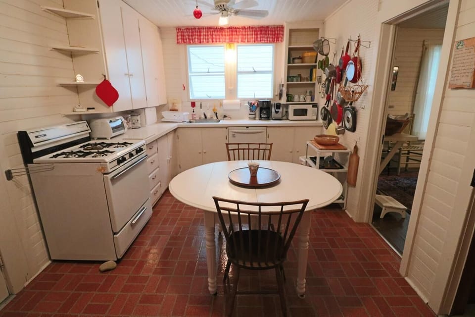 Beach Retreat Kitchen