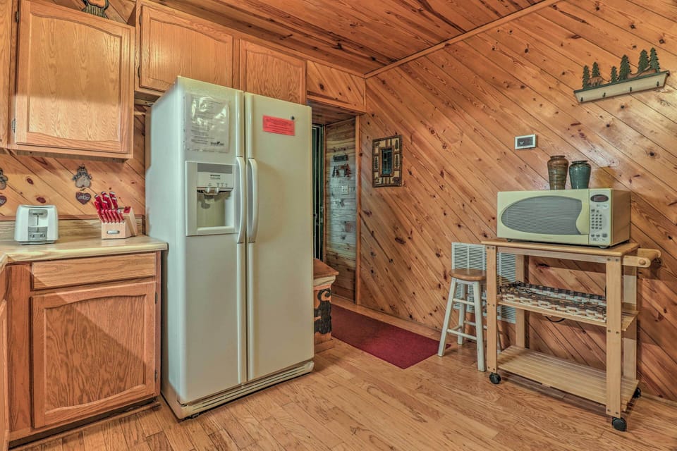 Well-Equipped Kitchen | Toaster | Drip Coffee Maker