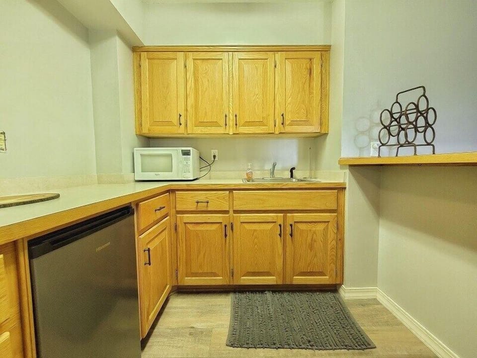 Downstairs Kitchenette