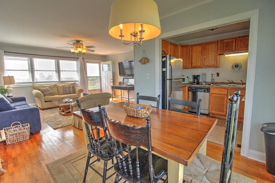 Dining & Kitchen