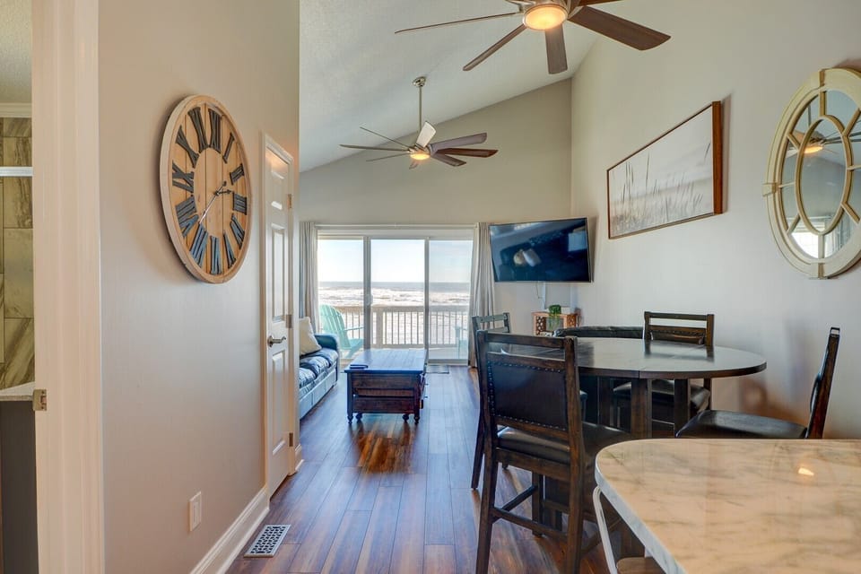 Living Area 2
