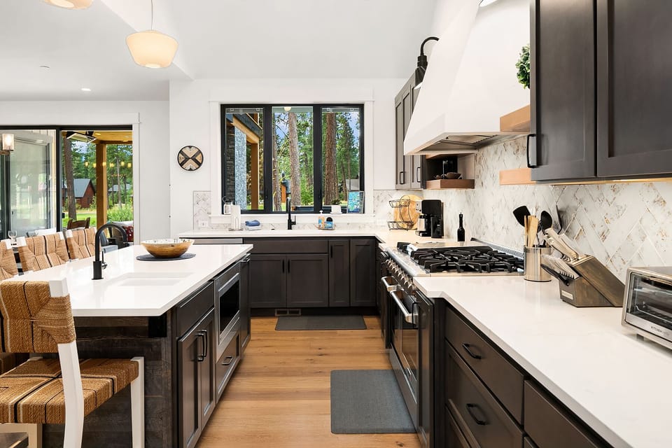 Freebird: - Plenty of counterspace to make fabulous in-home meals.