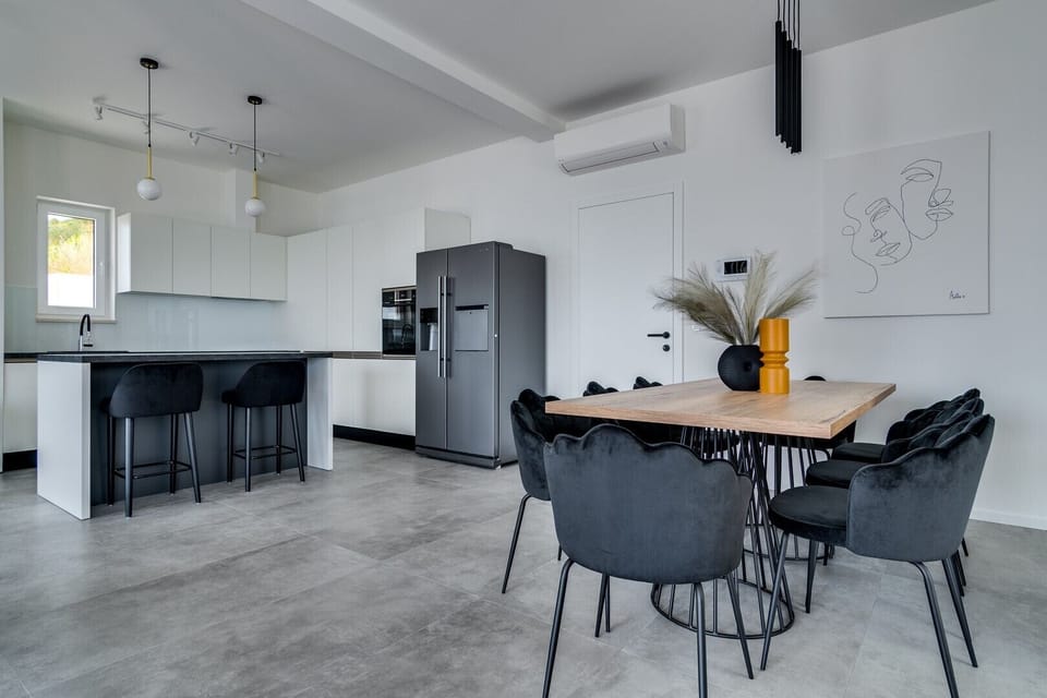 A fully equipped kitchen with all the amenities a modern guest needs for a very comfortable stay
