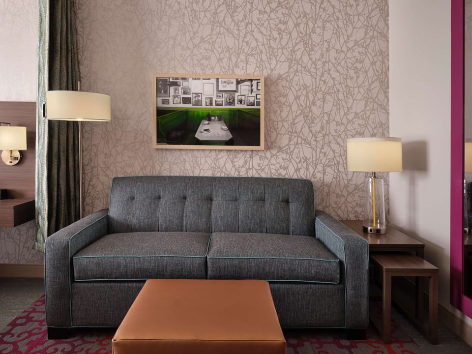 Studio Suite, 1 King Bed, Non Smoking | Living area | TV