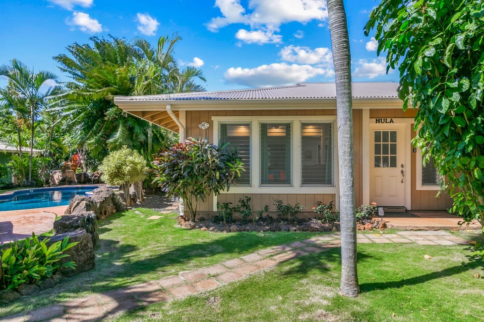 Hula Bungalow