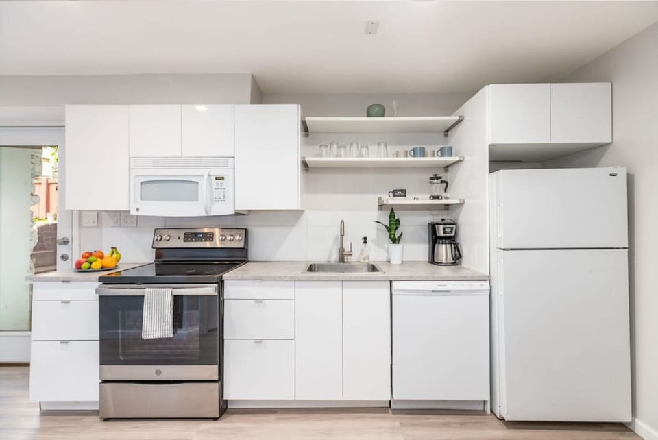 Fully equipped kitchen