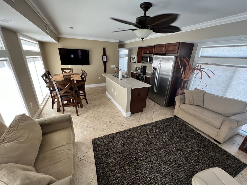 Signature Villa, Lake View | Private kitchen | Mini-fridge, coffee/tea maker