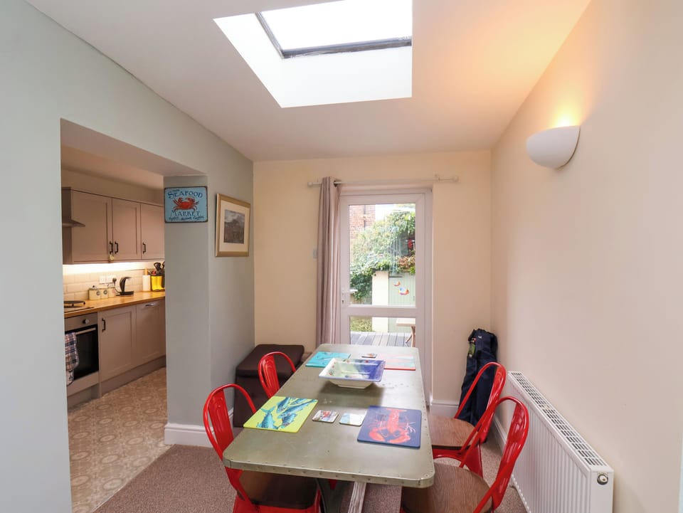 Cottage | Dining