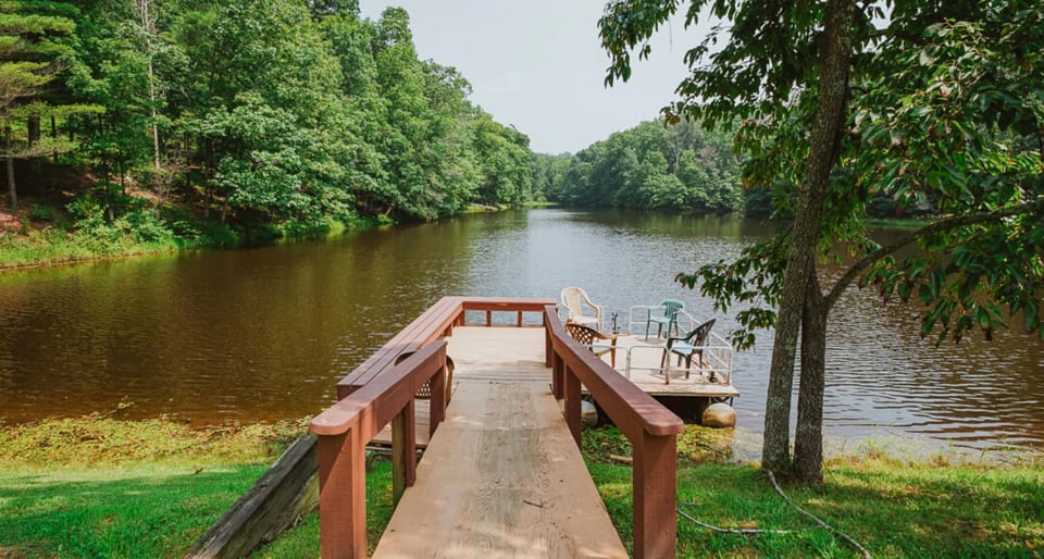 Enjoy the Strolling around the 8 acre pond on the pontoon