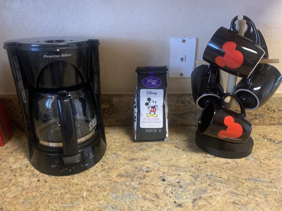 Coffee Pot/Mickey Mugs !
