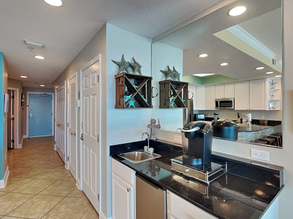 Wet Bar with Keurig and Ice Maker