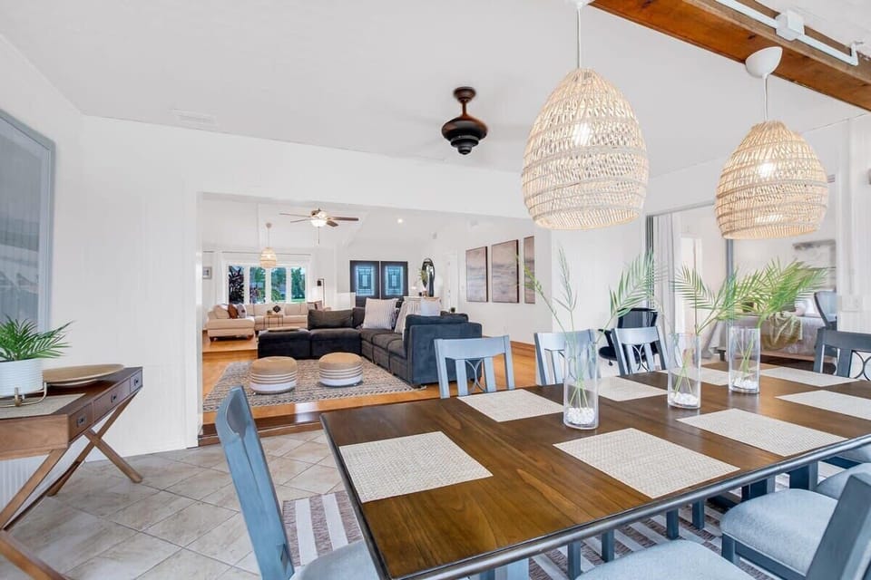 Dining room- seats 8