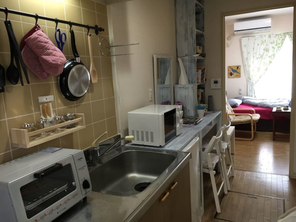 Basic Room, Non Smoking | Desk, blackout drapes, free WiFi