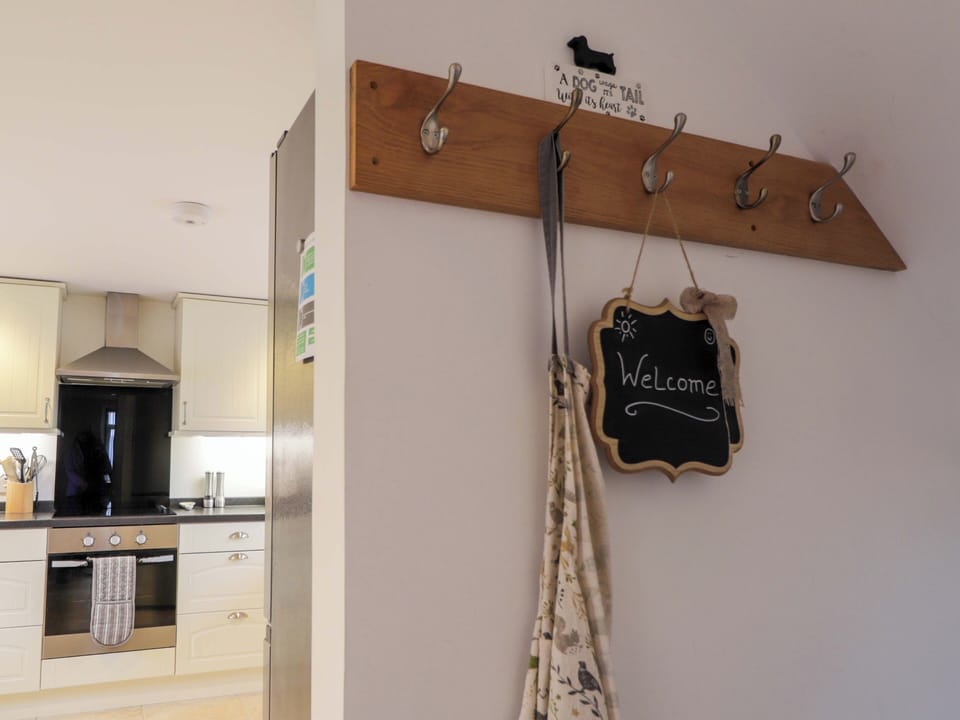 Cottage | Private kitchen | Fridge, dishwasher, electric kettle, toaster