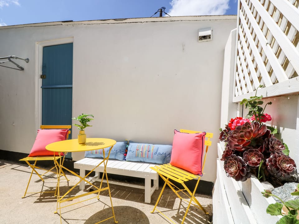 Cottage | Balcony