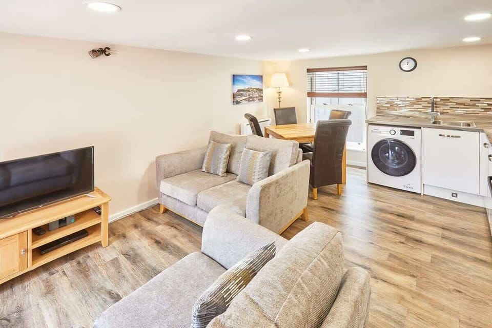 Lobster Pot Apartment, Whitby - Host & Stay