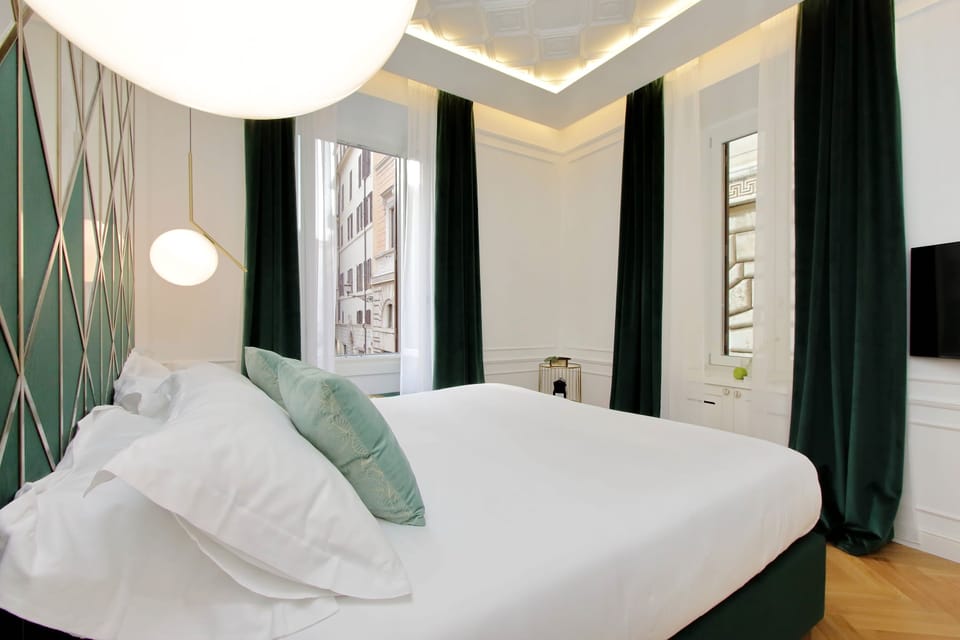 Deluxe Studio | Frette Italian sheets, premium bedding, down comforters, pillowtop beds