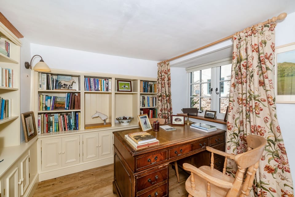 Cottage | Interior