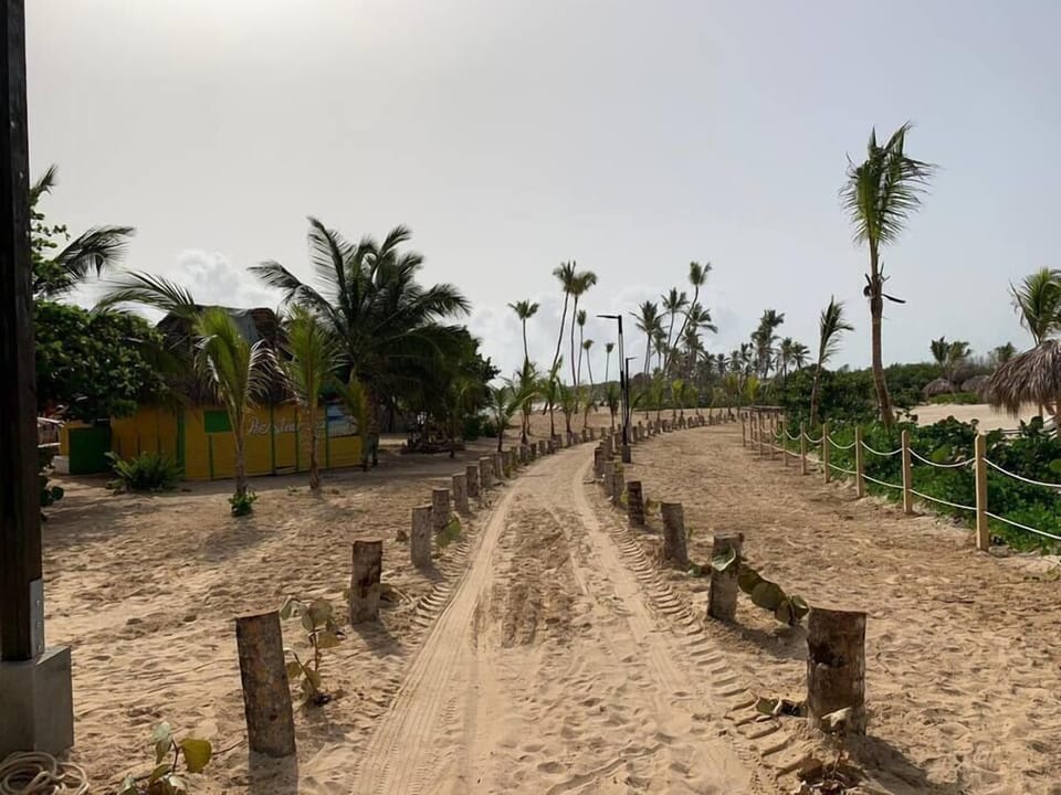 This is the walkway to White Sands Beach 20 minute walk 1 mile from apartment