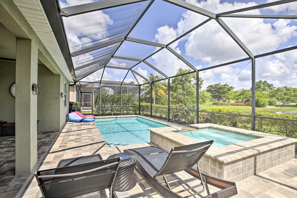 Screened Lanai | Hot Tub