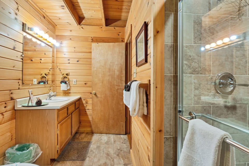 Large bathroom with plenty of space for getting ready.