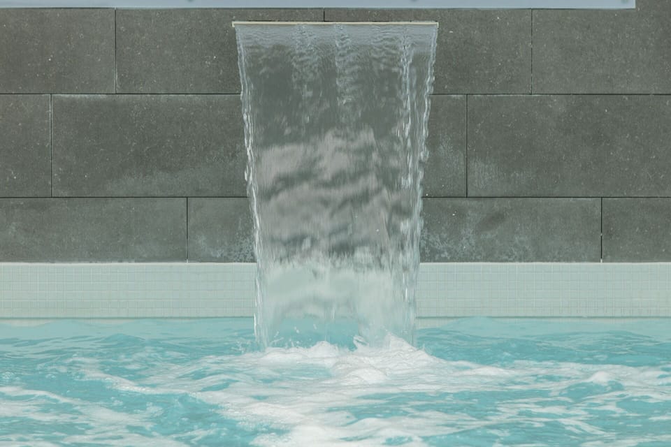 Sauna, steam room, mud baths, hot stone massages, massages