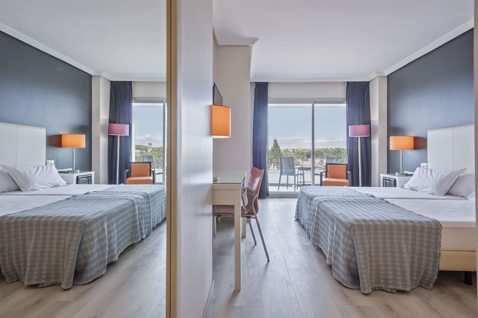 Standard Room | Down comforters, minibar, in-room safe, desk