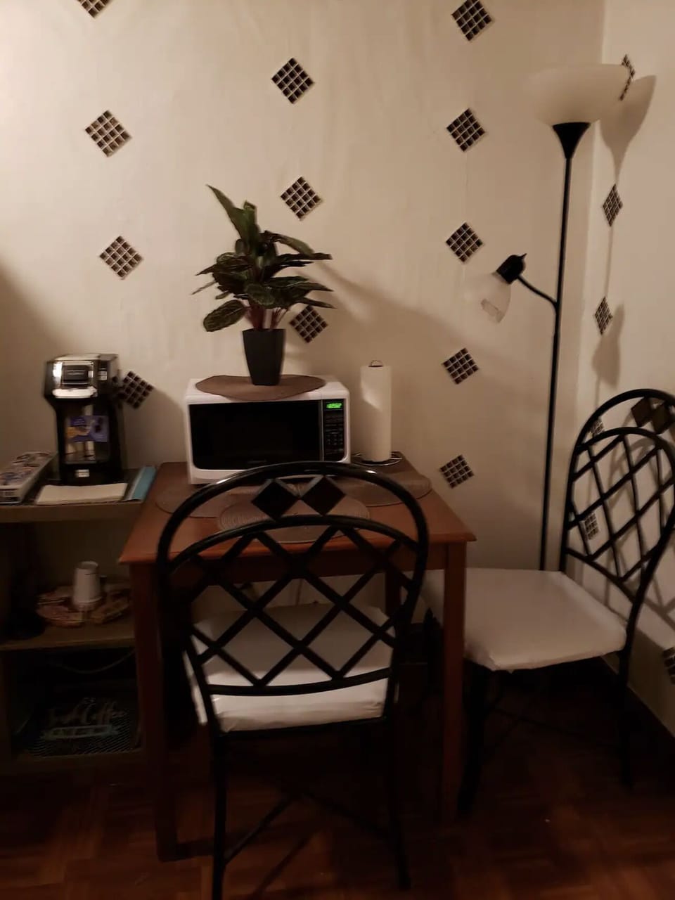 Dinette,next to coffee station