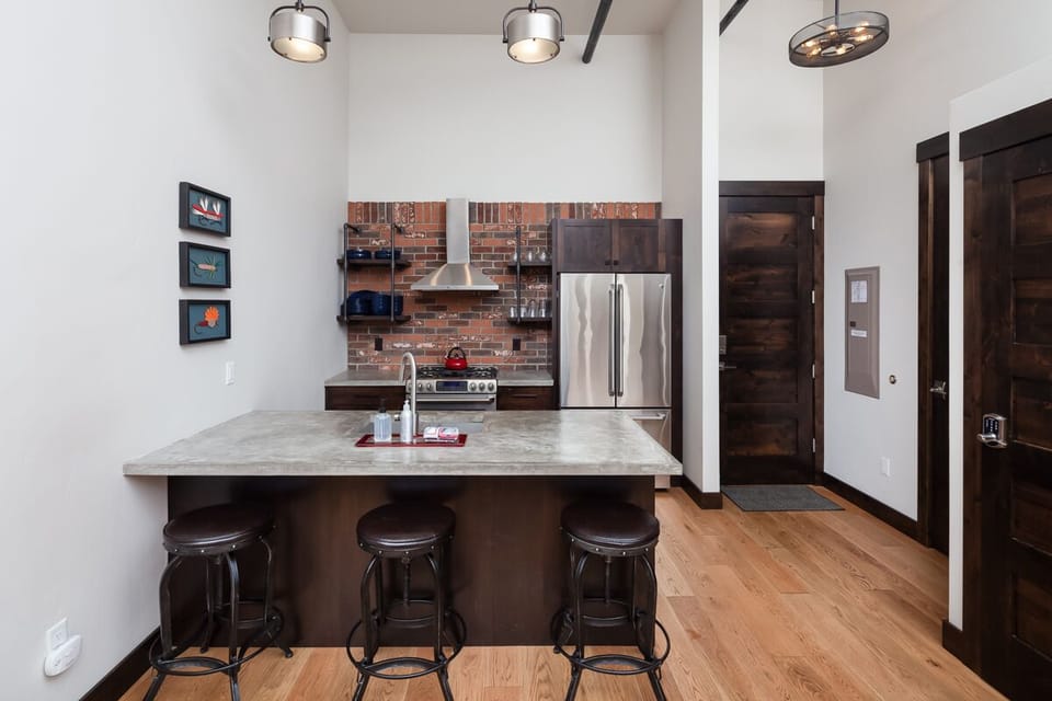 Kitchen stocked with everything you need for a home cooked meal!