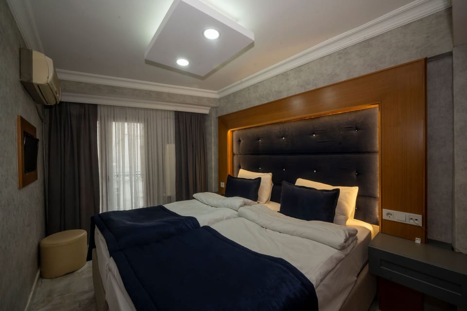 Premium bedding, soundproofing, free WiFi, bed sheets
