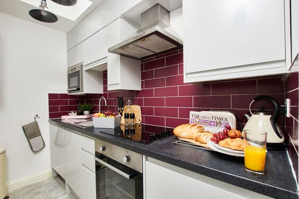 Colourful & Bright Kitchen