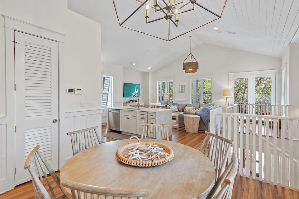 Watercastle - Water Color - Second Floor - Dining Area
