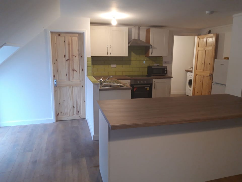 Apartment | Private kitchen | Fridge, microwave, oven, stovetop